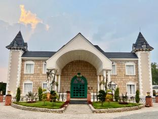 Western World Resort And Banquets,,5 star