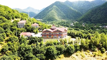 Kungut Hotel & Resort