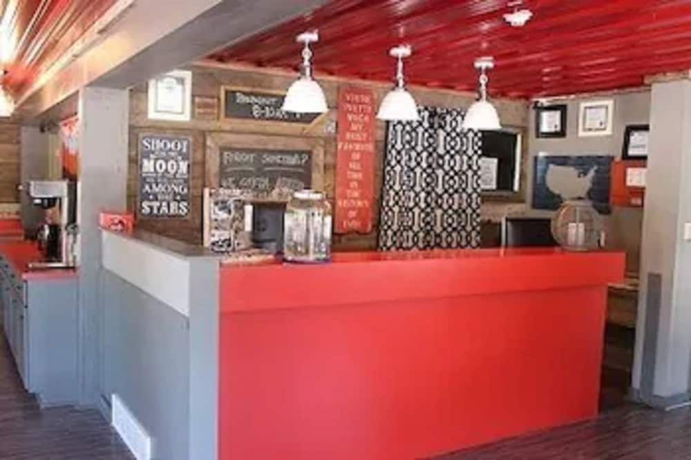 vintage block inn and suites