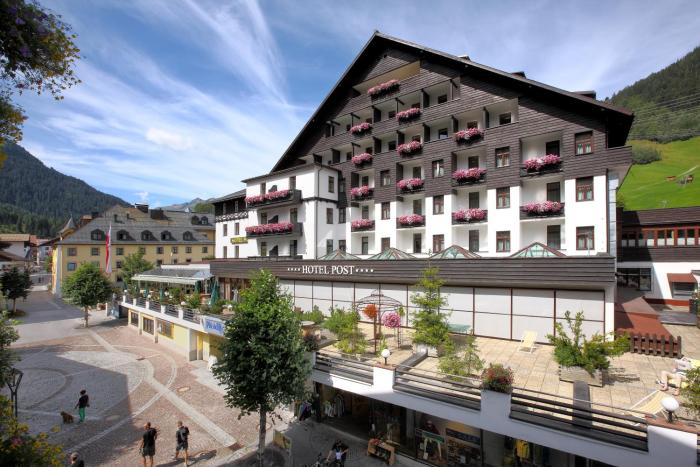 hotel post