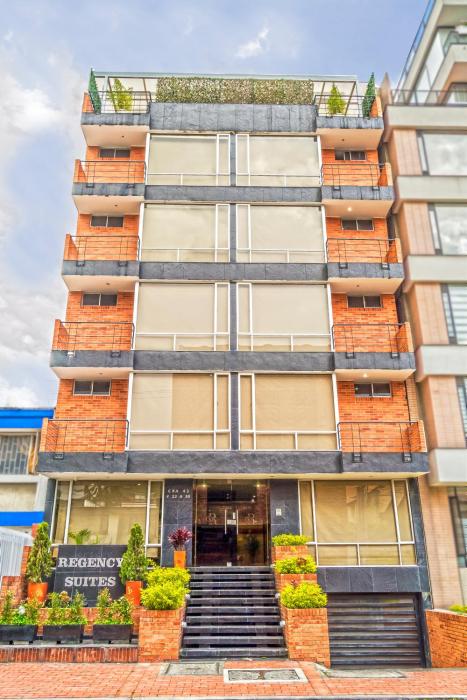 hotel regency suites la feria