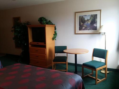 Tamarack Motor Inn