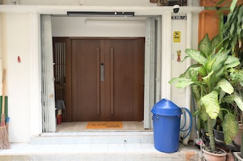 la or heritage suites mrt hua lamphong