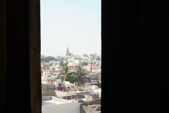 hotel vraj palace