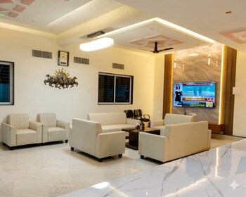 raj royal hotel