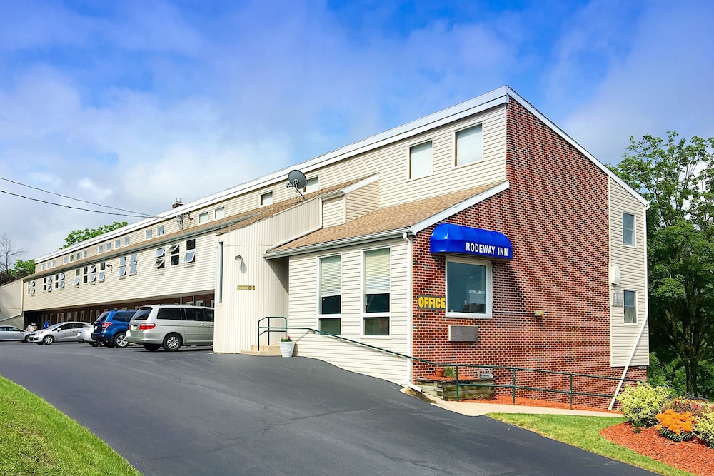rodeway inn state college near university