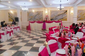 Girafe Hotel,Central>>Yaounde,2 star