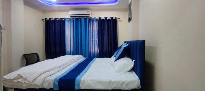 hotel taarini rajwada indore by loto