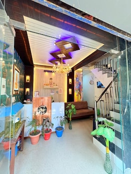 hotel saksham palace
