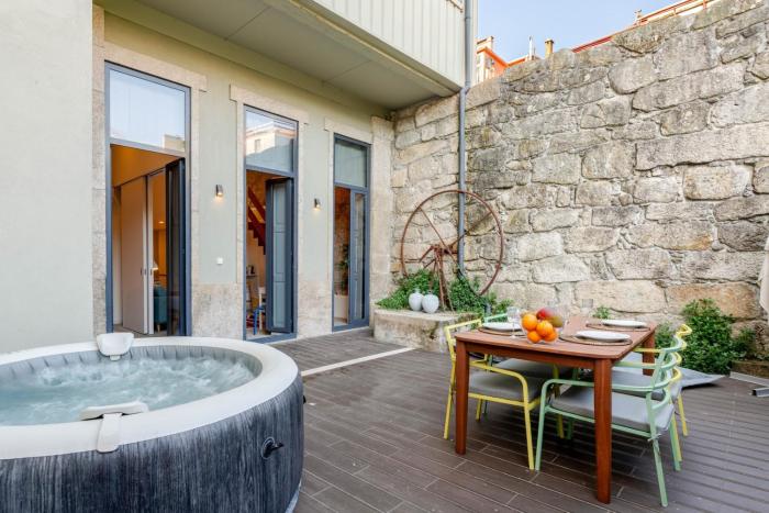 invictus escape jacuzzi and charm in the city