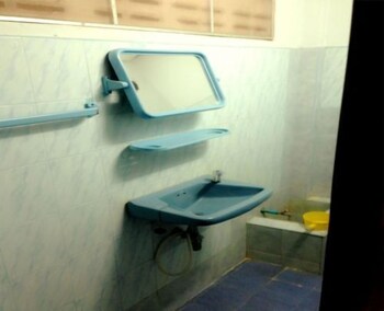 Chokdee Resort,Near Ko Chang Medical Clinic International,2 star