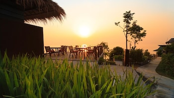 sea garden resort haad chao phao