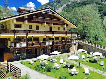 shatush hotel