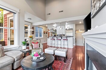 red crest 3 bedrooms pws 957 by kbm
