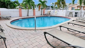 carlton house motel