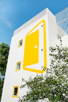 Bloomrooms @ Link Road,Jangpura,3 star