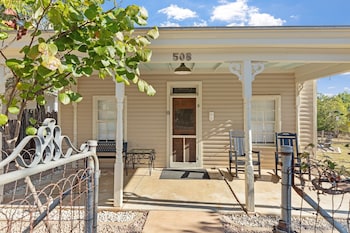 calmbach cottage 2 bedroom home by redawning
