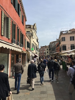 lions venice guest house