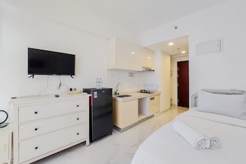 good deal and comfortable studio at sky house bsd apartment