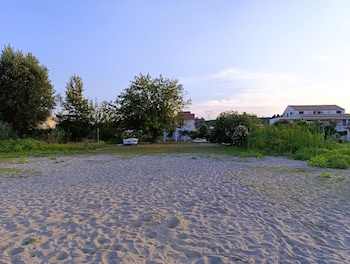 ever green beach apartments