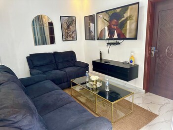 Sun Rise Apt #5 The Retreat Apartments,,2 star
