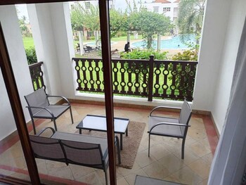 Lux Suites La Vida Sultan Palace Homes,,3 star