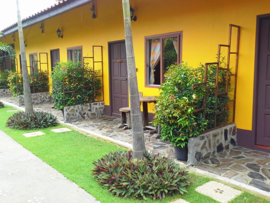 paradise bungalows