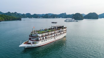 amanda cruise ha long bay
