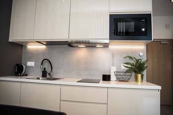 easy rent apartments business center 41
