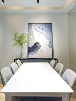 gem residence the manor central