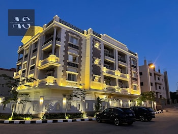 white palace serviced apartments