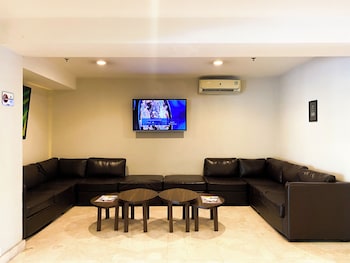 modern look and restful studio at azalea suites apartment