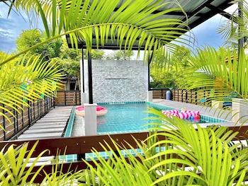 Monkey Cottage,,3 star