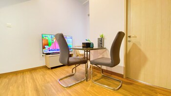 good and warm 2br at tokyo riverside pik 2 apartment