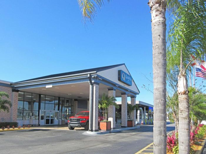 Quality Inn And Conference Center Tampa-Brandon,Dover>>Brandon,3 star