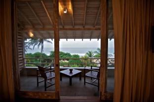 Roman Beach,Dodanduwa>>Colombo,4 star