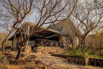 Room In Guest Room - Mmakuba Private Game Lodge, Deluxe Chalet 8B,,2 star