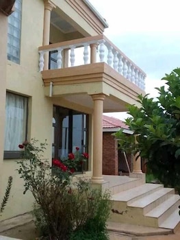 Ranch Inn Guest House,,3 star