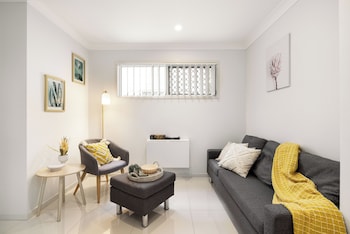 Smart Suites Self Check-In Apartments - 31A Freney,,3 star