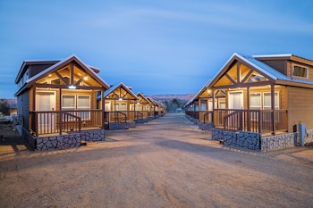 arches hut