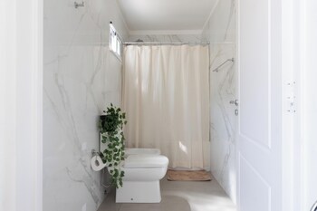 mot villa thames lux house palermo soho