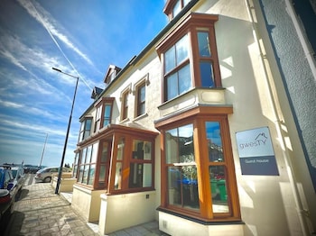 gwesty guest house