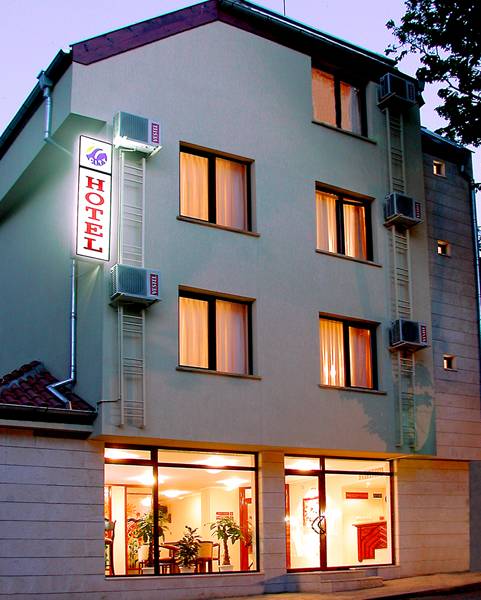 Hugo Hotel,Kavarna>>Golden Sands,3 star