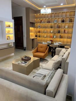 spacious 2 bedroom apartment