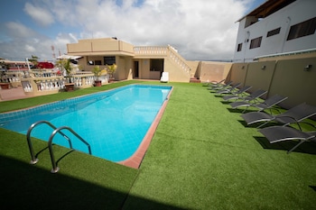hotel red booby