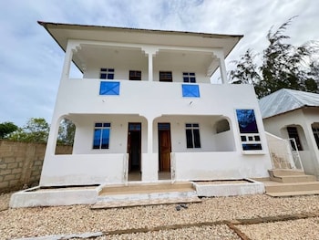 Zaharani Muyuni Zanzibar,,2 star