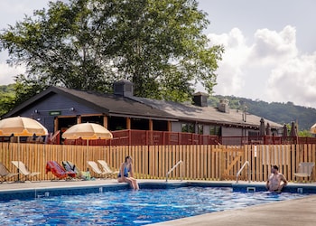 Huttopia Berkshires,,1 star
