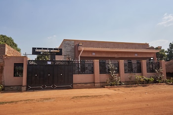Freetown Resort-Gulu,,3 star