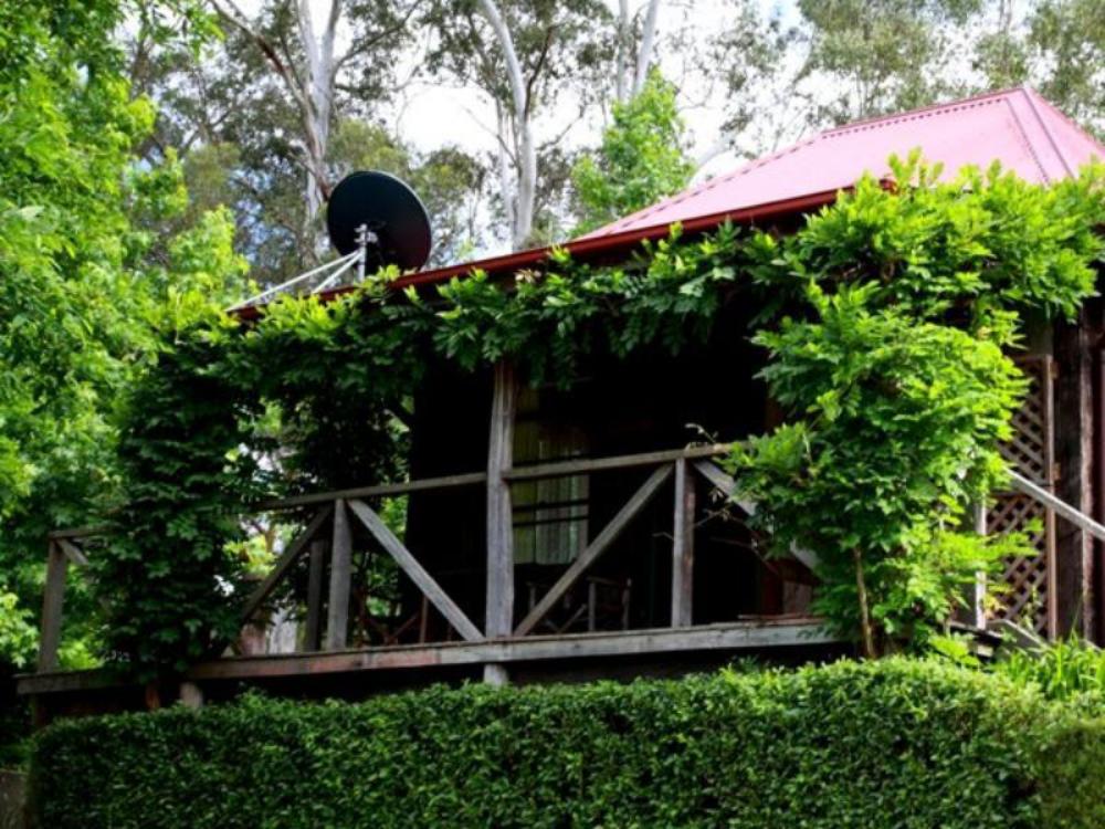Cedar Creek Cottages,,4 star