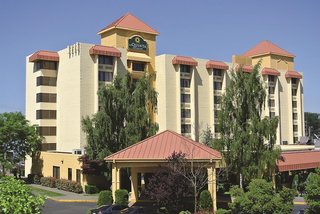 la quinta inn and suites by wyndham tacoma seattle